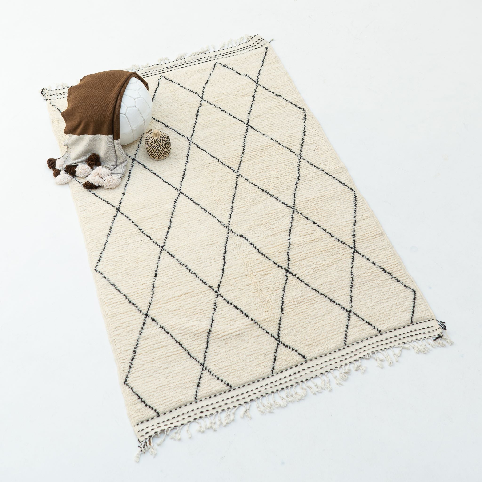 Beni Ourain - Medium classic Diamonds with stripes - Beni Ourain Rug