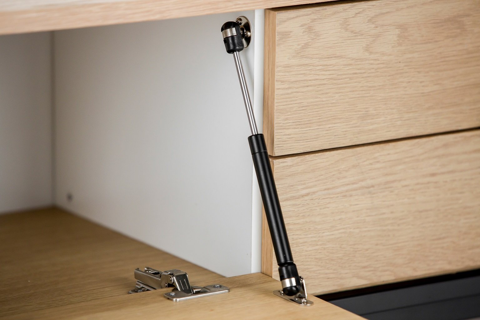 Everett Oak Entertainment Unit - Natural - TV Units